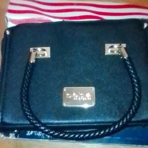 I'm selling a BB Los Angeles purse